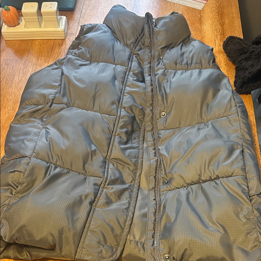 Columbia Puffer Vest